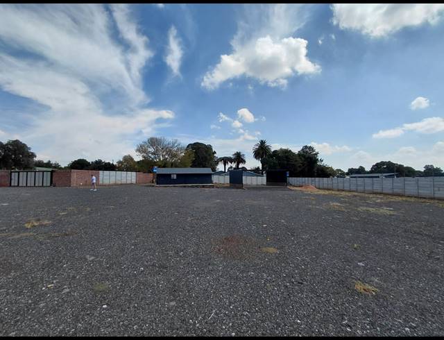 8,499M² INDUSTRIAL YARD TO LET IN BREDELL